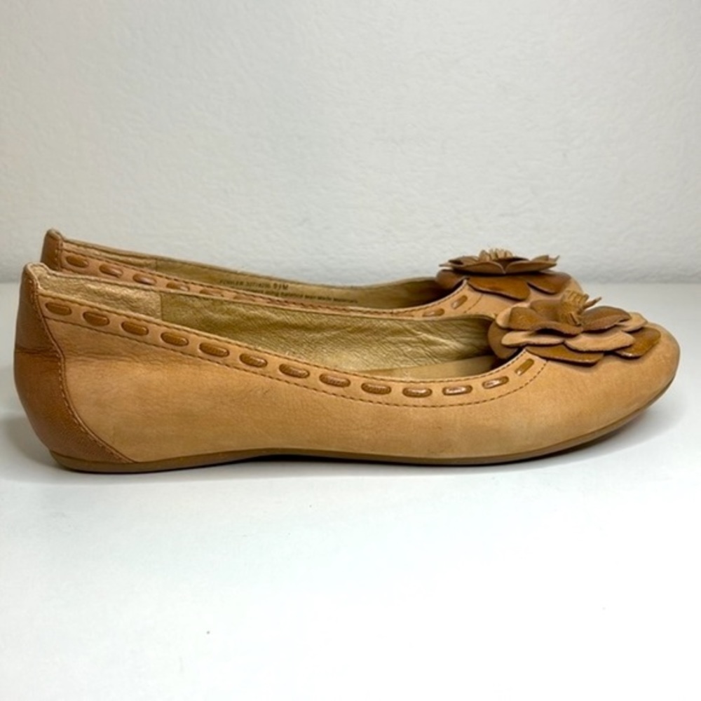 Naya Shoes Womens 9.5 M Tan Cream Flat Leather Fowler 32778200 Lagenlook Comfort